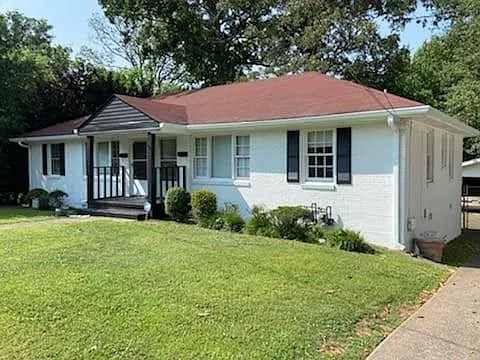 1405 Elizabeth Ln #B — Photo 2