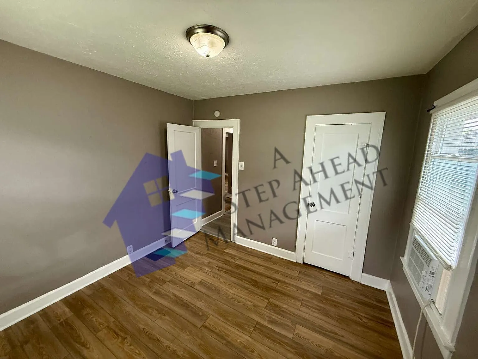 1741 Thaddeus — Photo 3