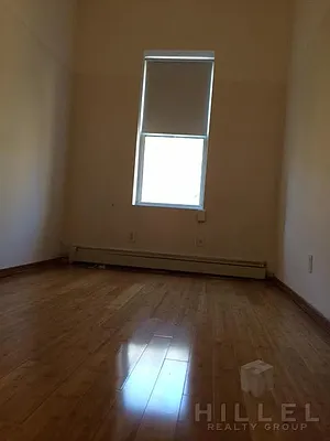 Rented by Hillel Realty Group | media 5