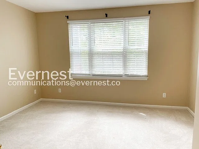 20283 Beechwood Ter #201 — Photo 12