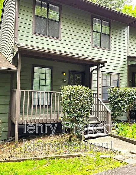 4265 The Oaks Dr — Photo 2