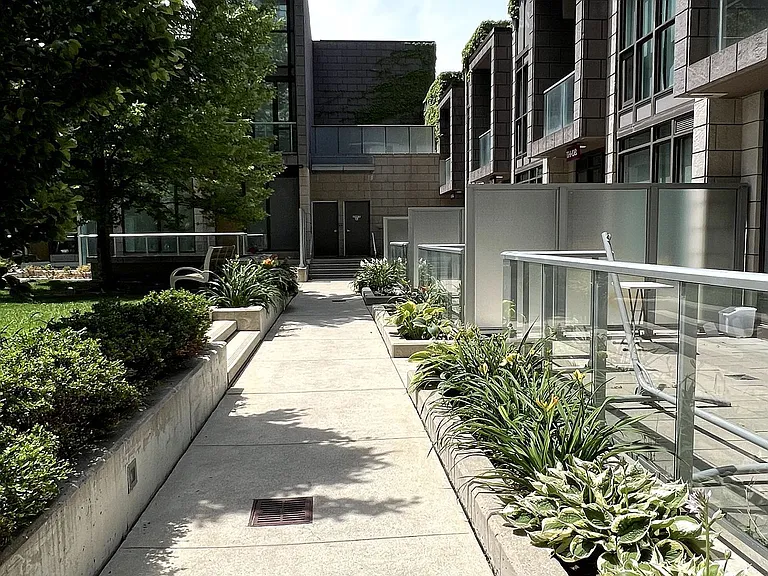 121 McMahon Dr #Townhouse 10 — Photo 8