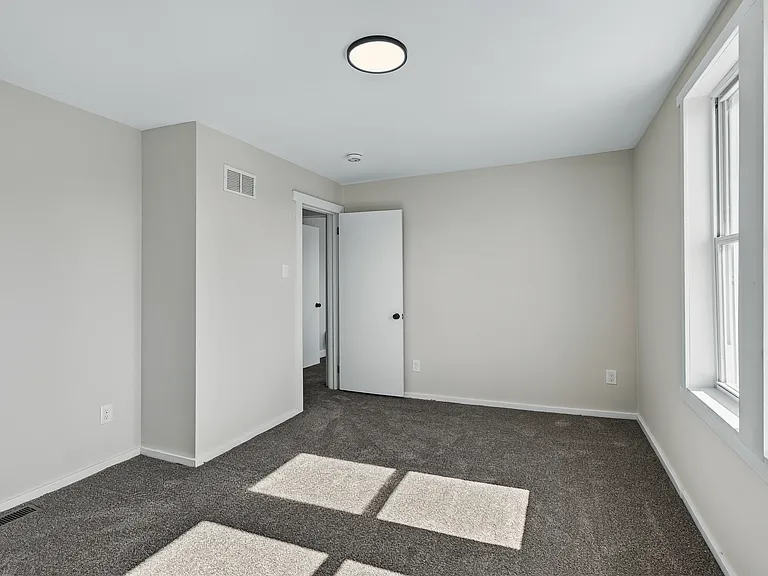 6 N Brighton Ave — Photo 32