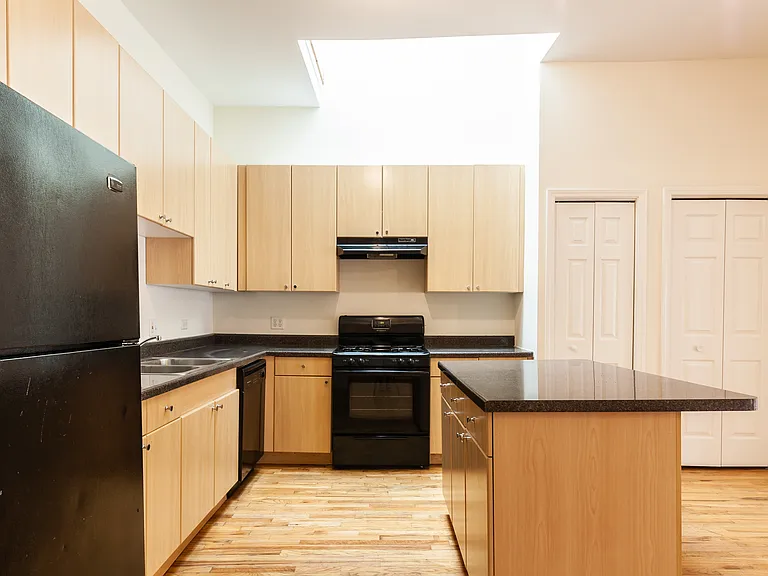 2338 N Milwaukee Ave #2F — Photo 9