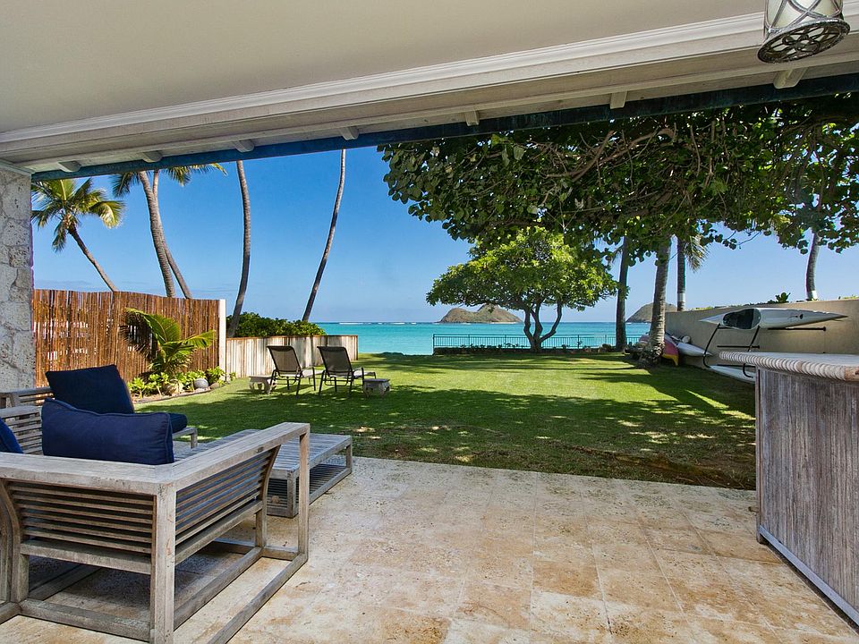 Stunning ocean views from the back lanai