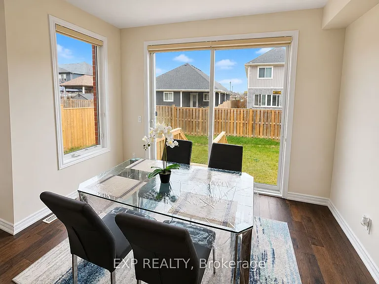 137 Susan Dr — Photo 10