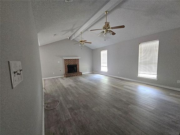 5th image of 66 Helen Dr