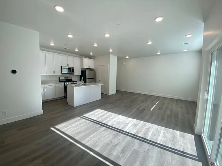 5801 S Garnet Dr #1204 — Photo 6