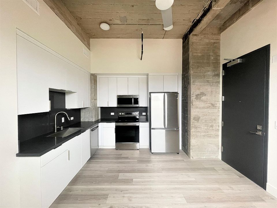 1st image of 2005 4th Ave #325
