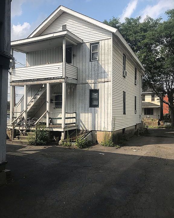 2nd image of 326 Phelps St