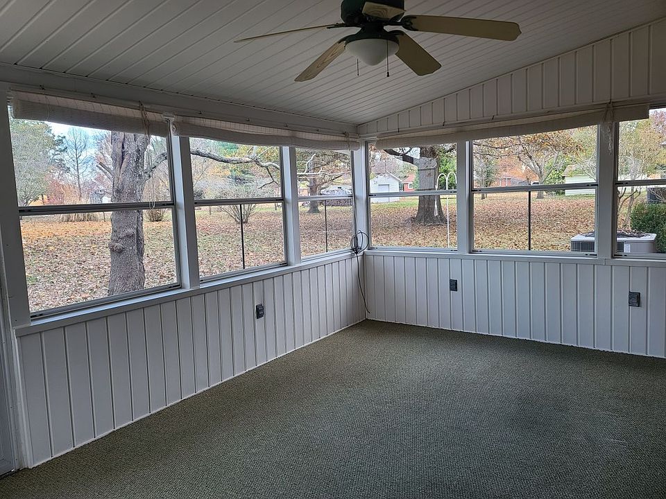 2nd image of 214 Dacus Dr