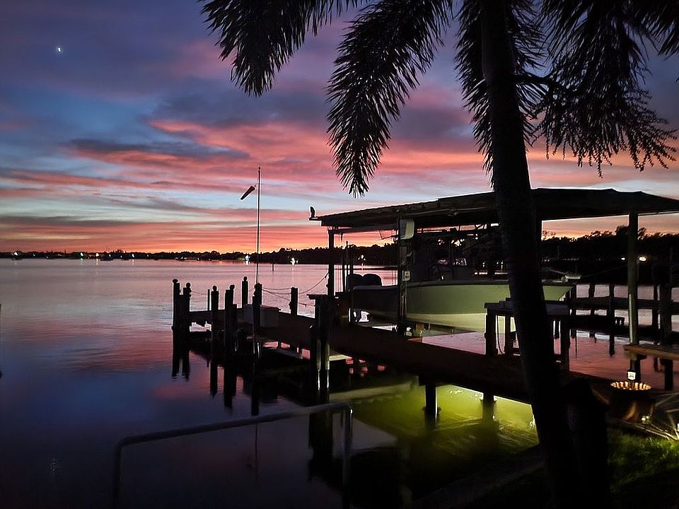 2nd image of 2591 Sunrise Dr SE