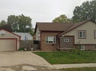26575 Park Ct, Madison Heights, MI 48071