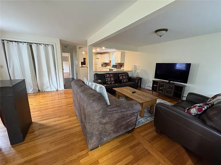23 Carey St — Photo 8