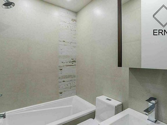 2nd image of 92 Pulaski St #2E