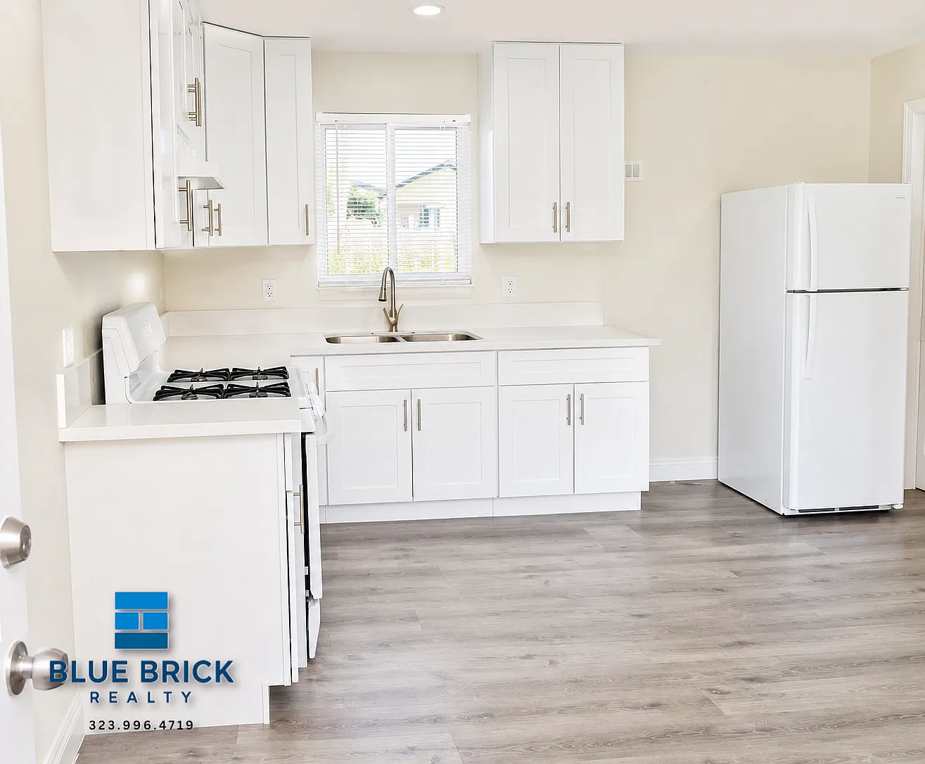 Well-Equipped 3-Bedroom with 2 Baths & Included Utilities — Photo 1