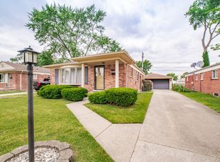 26348 Richardson St, Dearborn Heights, MI 48127
