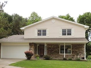 607 Louisiane Cir, Bellevue, NE 68005