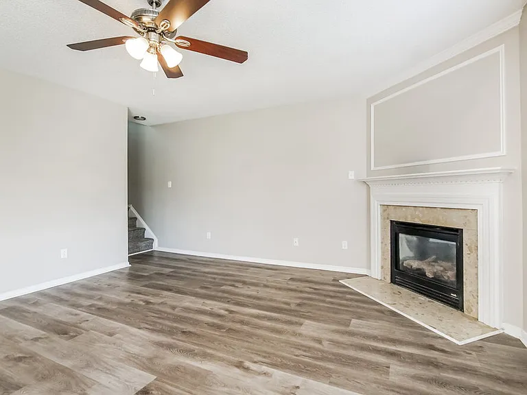 1024 Penncross Dr — Photo 4