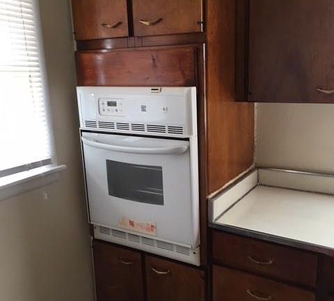 5th image of 609 Maggie Walker Ave
