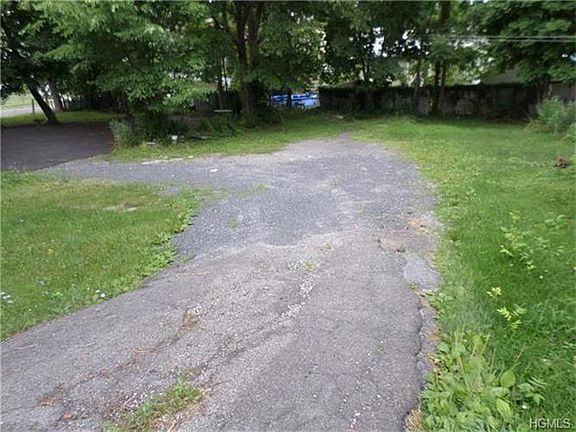 4th image of 275 E Main St