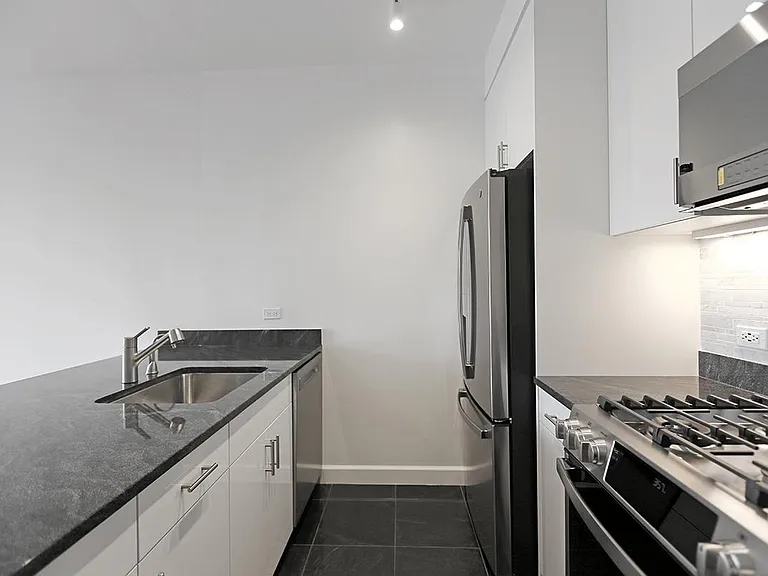 350 E 79th St #15B — Photo 5