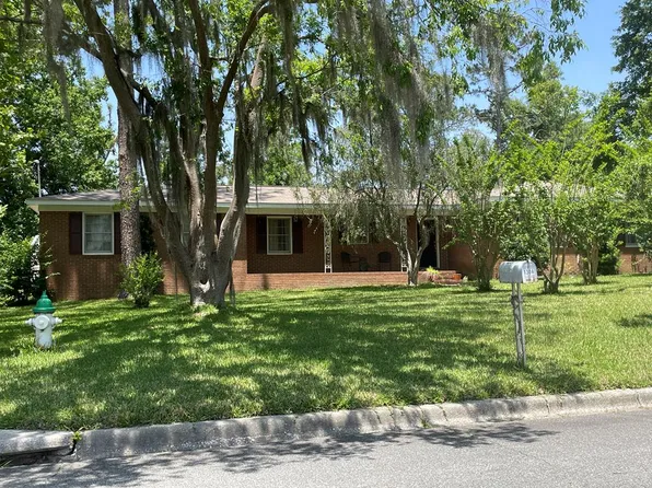 1304 Kimberly Dr, Valdosta, GA 31602