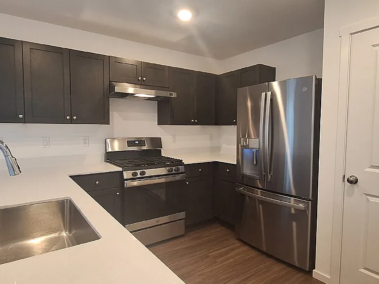 1349 NE Cobbleridge Loop — Photo 7
