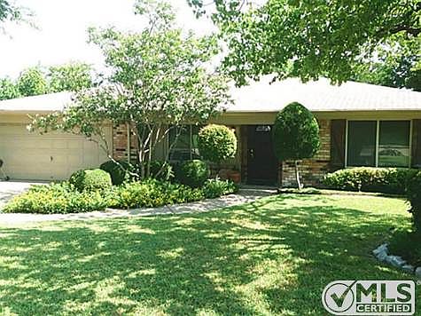 1st image of 3001 Briarwood Dr