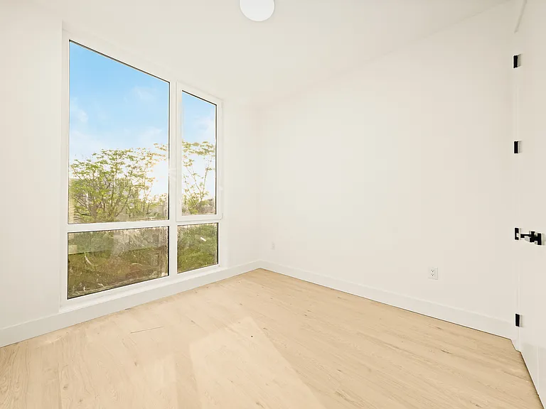733 Lincoln Pl #1320 — Photo 8