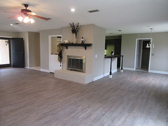 3rd image of 2414 Quail Park Pl