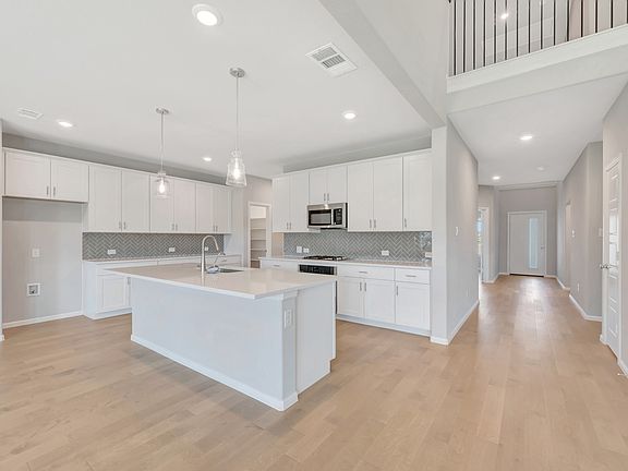 3rd image of 508 Turner Ln