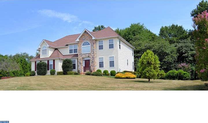 1st image of 17 E Abbey Dr