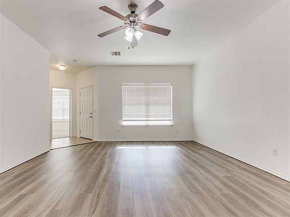 5th image of 8509 SW 49th Cir