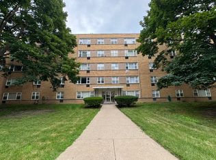 2025 W Granville Ave APT 114, Chicago, IL 60659