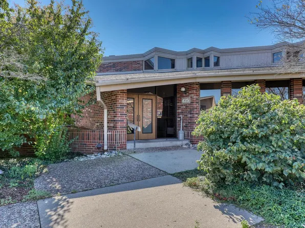 425 West Willow COURT #130, Fox Point, WI 53217