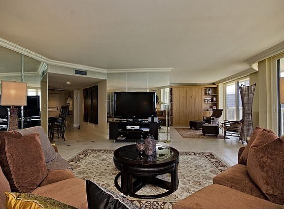 3rd image of 4901 Gulf Shore Blvd N APT 1701
