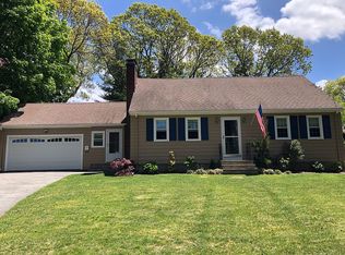 1 Edmond Cir, Warwick, RI 02886