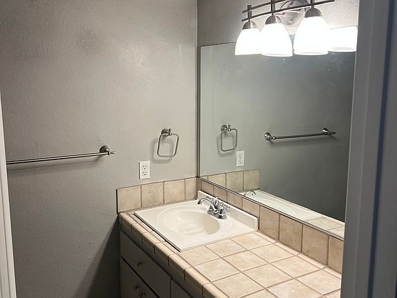 5th image of 325 Standiford Ave APT 8