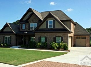 1580 Club Estates Dr, Statham, GA 30666