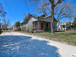 420 N Bowie St, Seguin, TX 78155