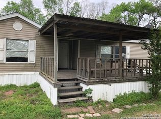 612 E Newman St, Cuero, TX 77954