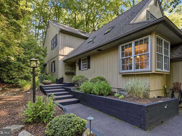 10 E Riding Dr, Cherry Hill, NJ 08003