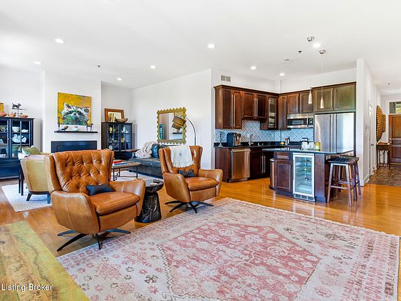 3rd image of 2011 Frankfort Ave Unit 408
