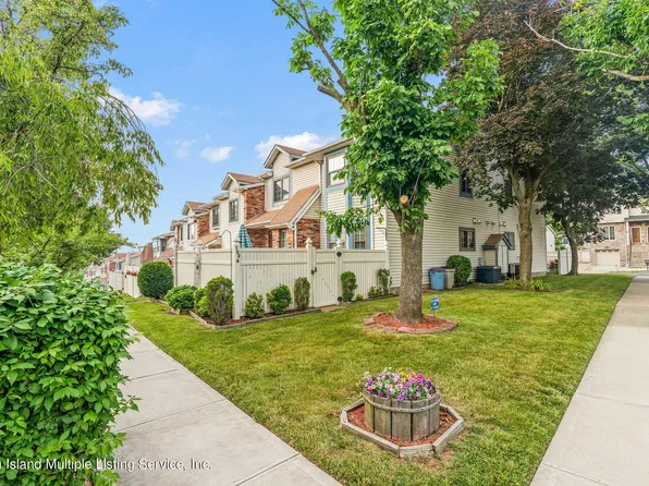 102A McDivitt Ave, Staten Island, NY 10314