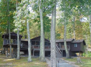 130 Lower Lakeview Dr, Hawley, PA 18428