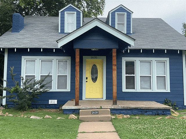 Exterior has recently been painted. Inviting front porch.