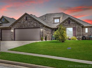8429 N 77th East Ave, Owasso, OK 74055