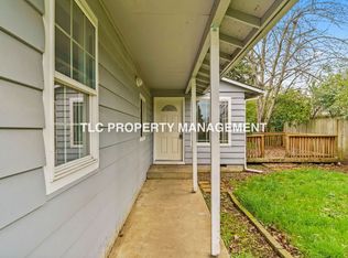74 N 3rd St, Creswell, OR 97426