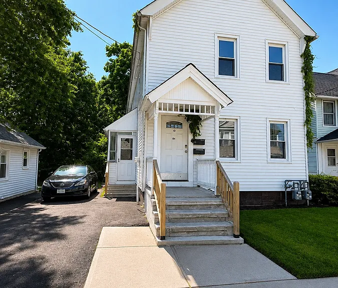32 Alstrum St #2 — Photo 10